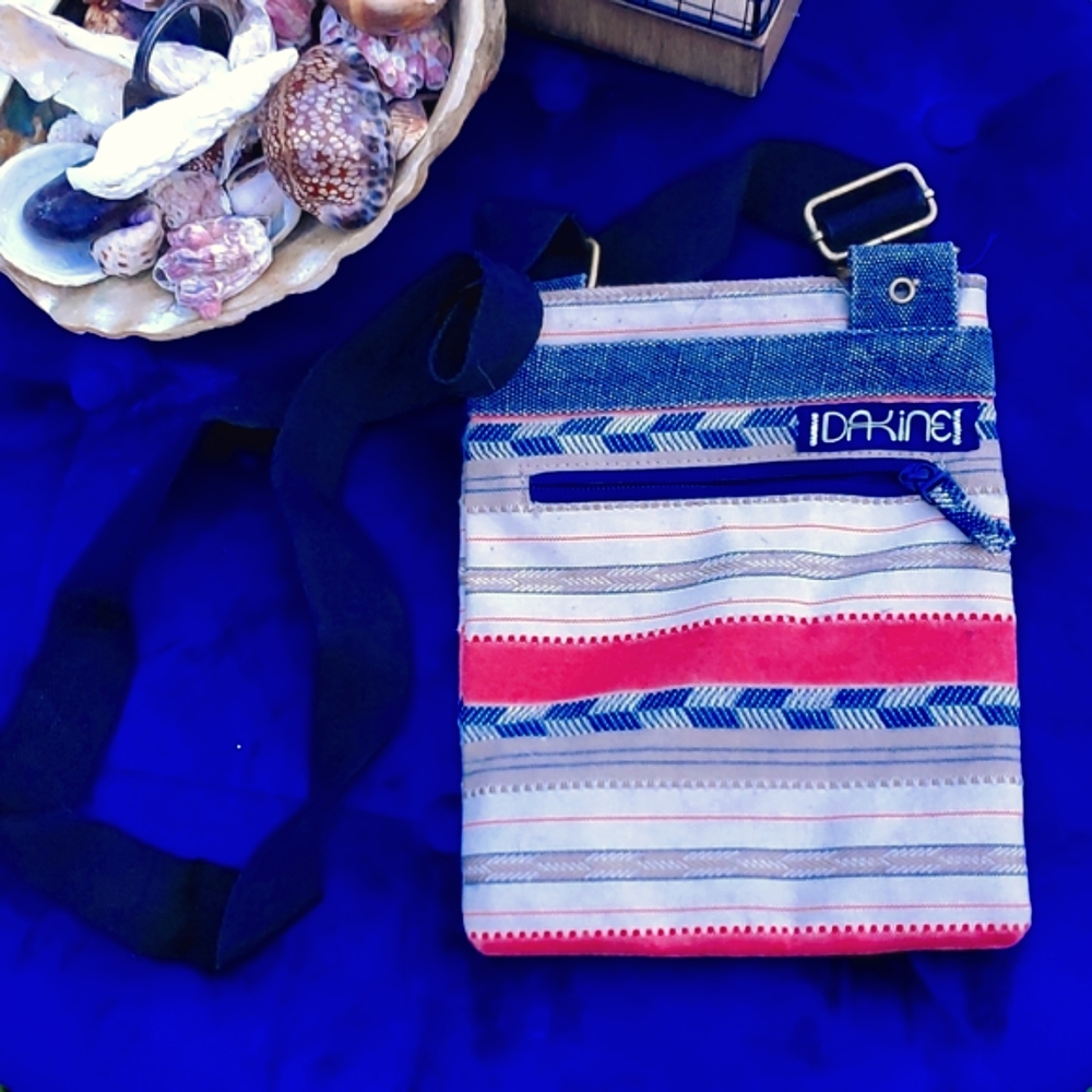 Dakine Messenger Bag